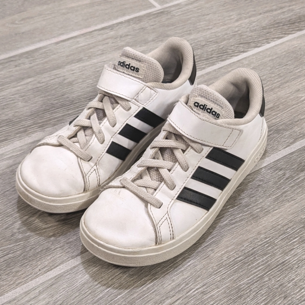 Adidas Girls Grand Court 2.0 White w Black Stripe 13.5